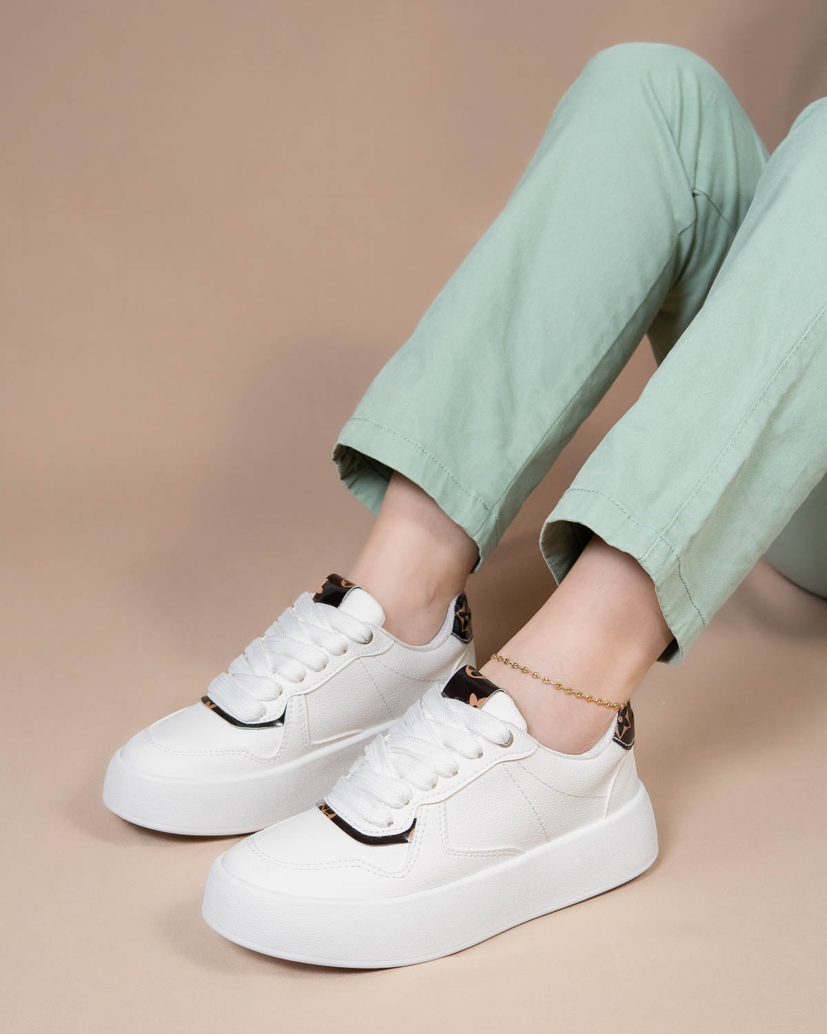 MILU BLANCO CON CAFE