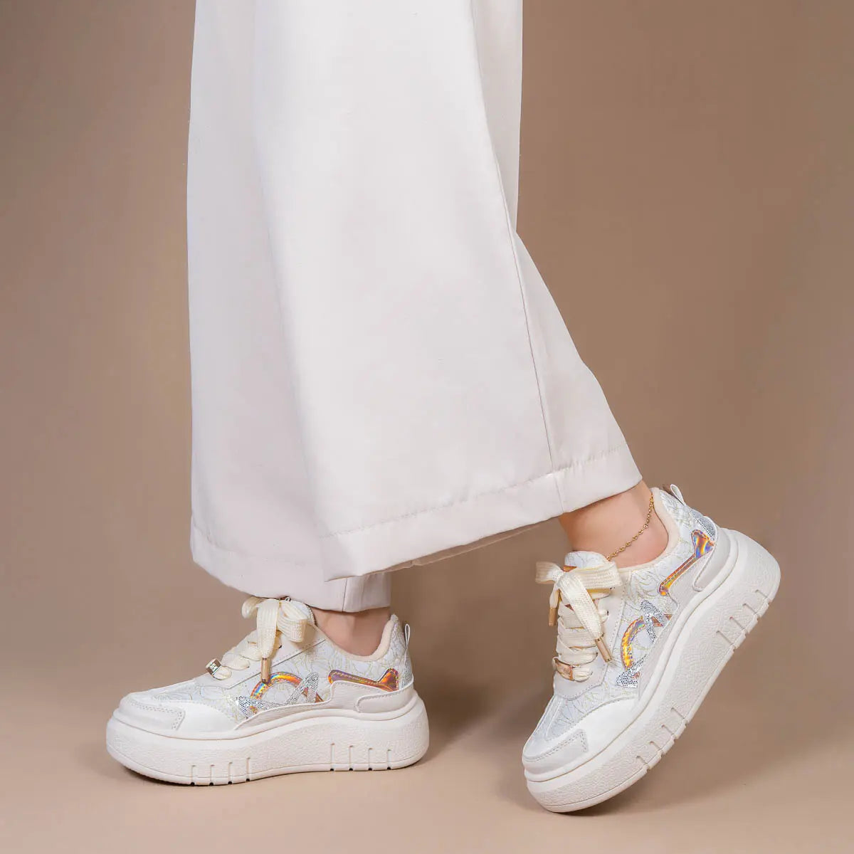 CLOY BEIGE