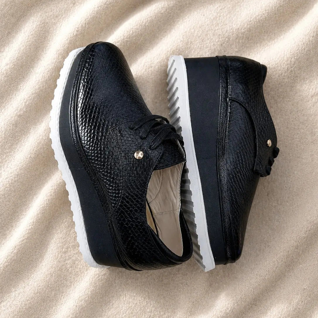 OXFORD NEGRO CON BLANCO CUERO