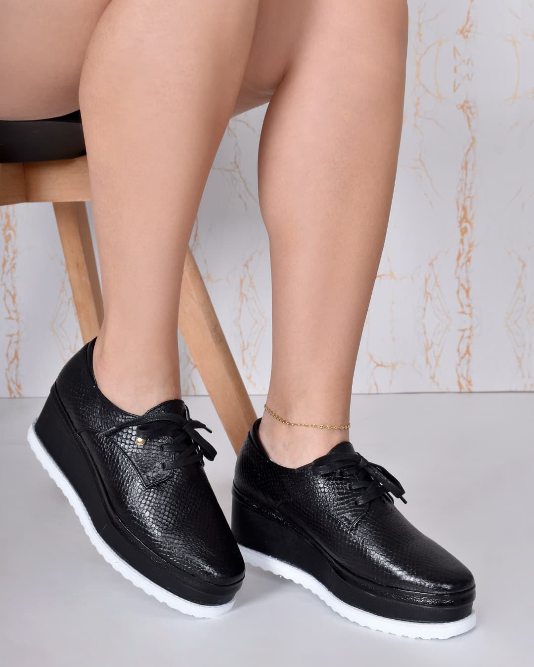 OXFORD NEGRO CON BLANCO