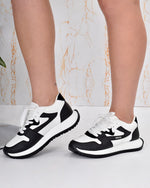 ISA BLANCO CON NEGRO