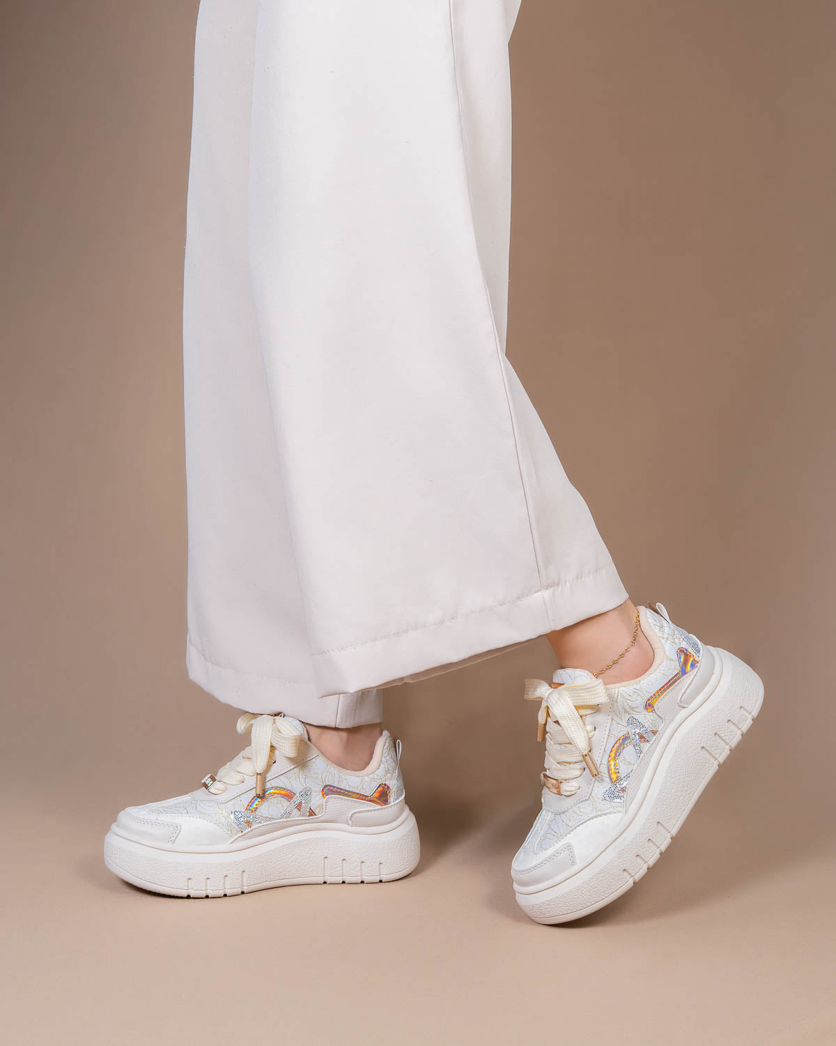 CLOY BEIGE