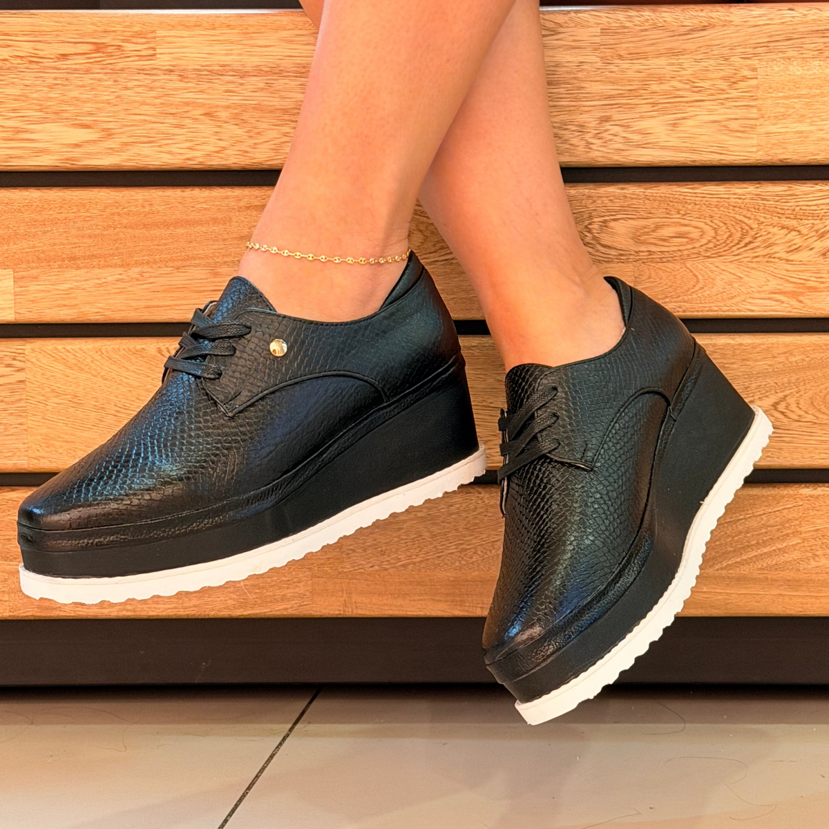 OXFORD NEGRO CON BLANCO CUERO