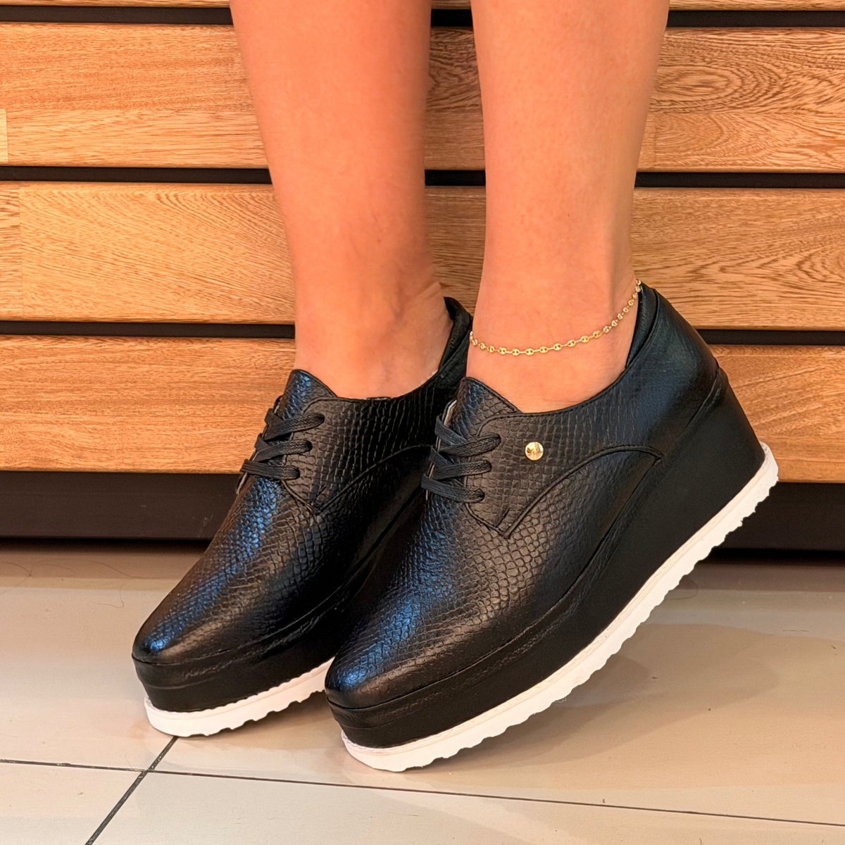 OXFORD NEGRO CON BLANCO CUERO